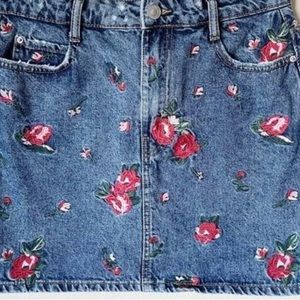 Denim Mini Skirt with Red Embroidered Flowers Very Gently worn Size 4